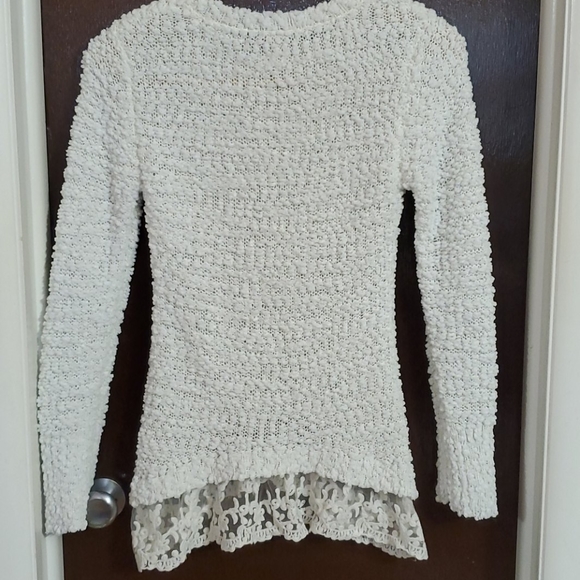 White sweater top with lace - Picture 5 of 5